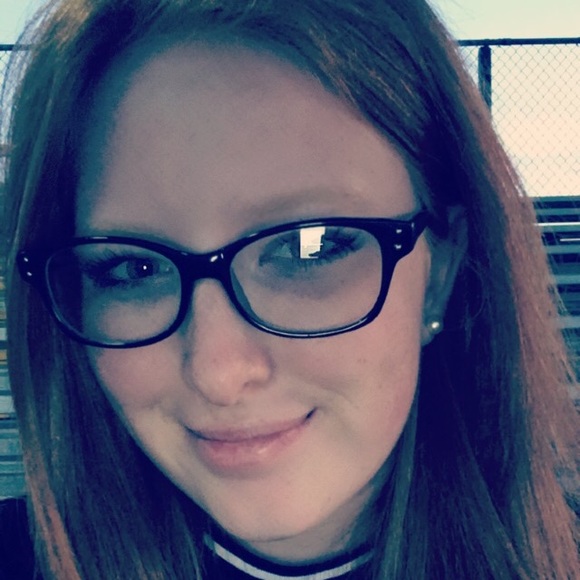 Meet your Posher, Justine - Picture 1 of 1